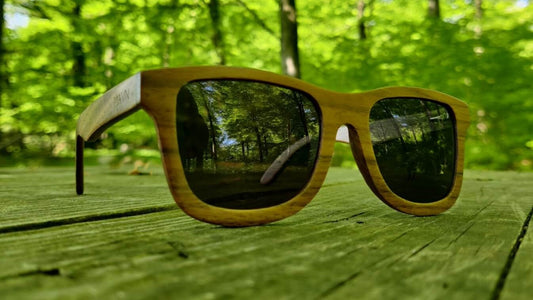 hållbara, miljövänliga solglasögon i trä för män 