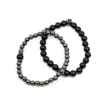 ett par svart och silvrig armband av pärlor från MAVN Of Sweden, armband, herr, pärlarmband, stilrent, pärlor, silver, mode, outfit